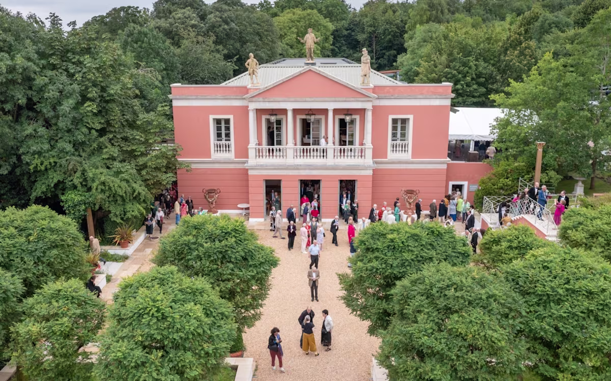 Period-instrument opera steps into the spotlight this summer Period-instrument opera steps into the spotlight this summer