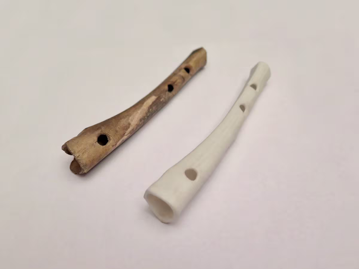 A 3D printed version of the Müstair Knochenflöte produced by 3D Music Instruments | photo by 3D Music Instruments