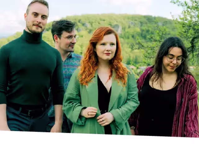 Discret et distrait Discret et distrait