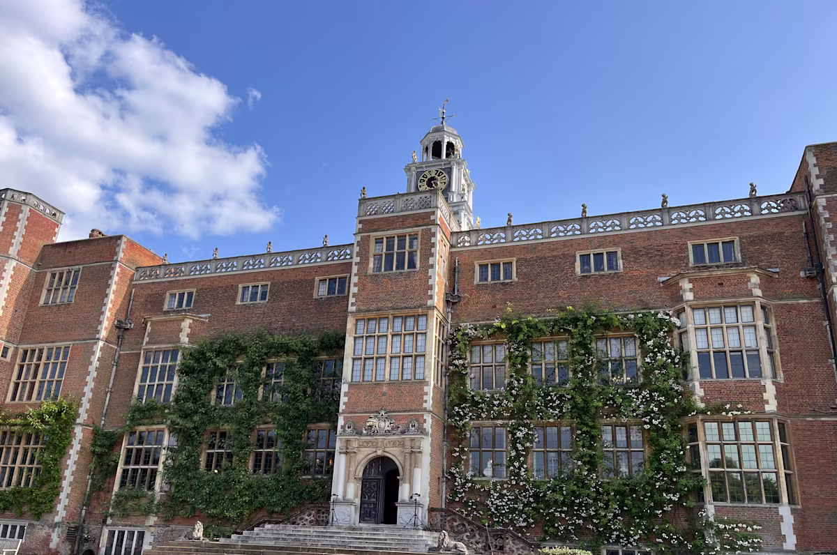 In light and shadow: Bach’s Cello Suites with Guy Johnston - Hatfield House Fundraising Gala Concert – A review In light and shadow: Bach’s Cello Suites with Guy Johnston - Hatfield House Fundraising Gala Concert – A review