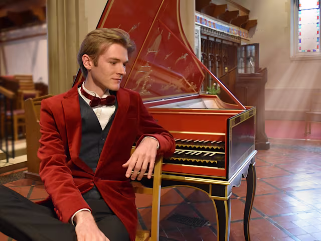 Handel's Salon Handel's Salon