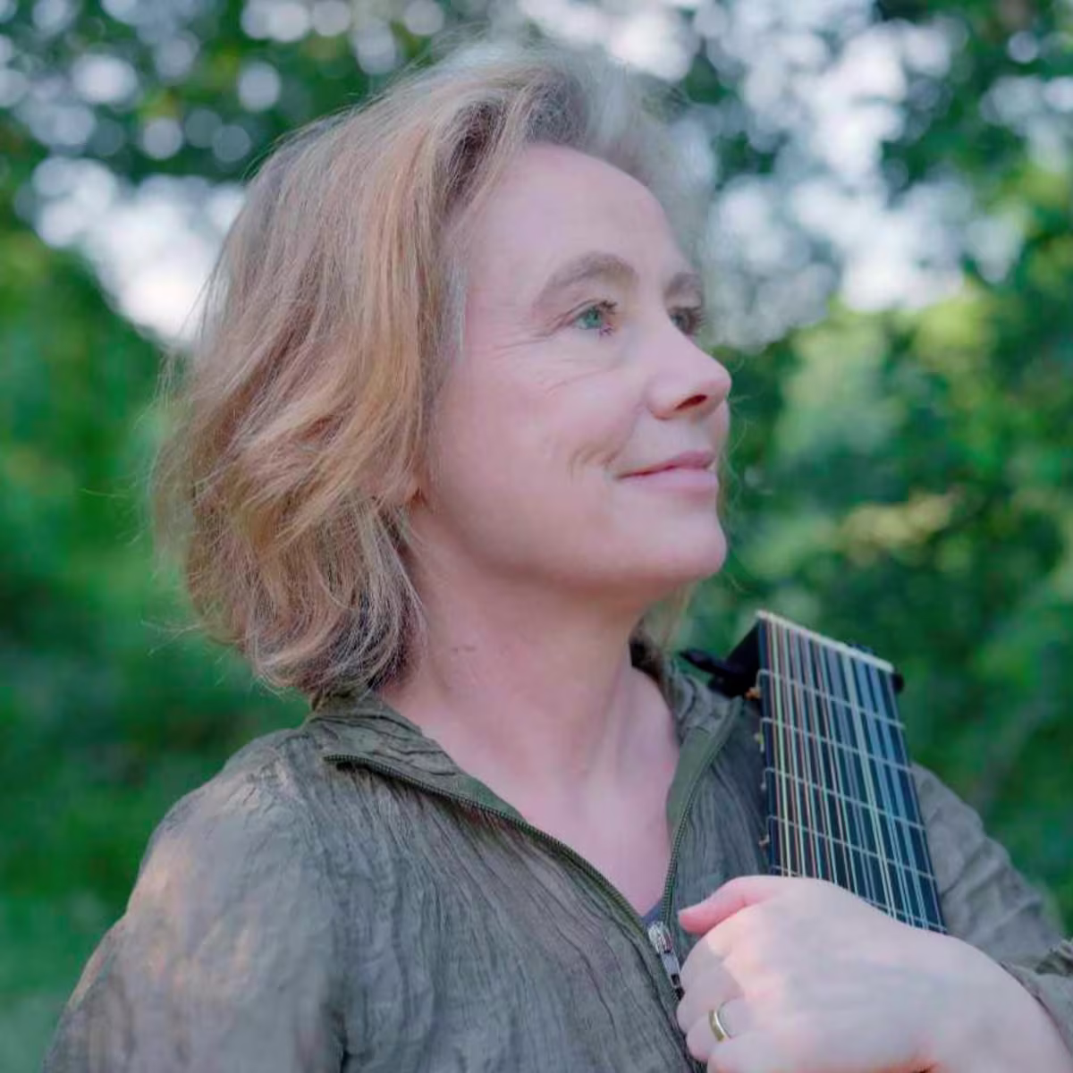 From Dowland to the Blues: Tuning time with Elizabeth Kenny From Dowland to the Blues: Tuning time with Elizabeth Kenny