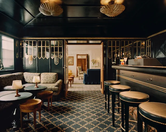 ChateauVoltaire_Bar_5.jpg