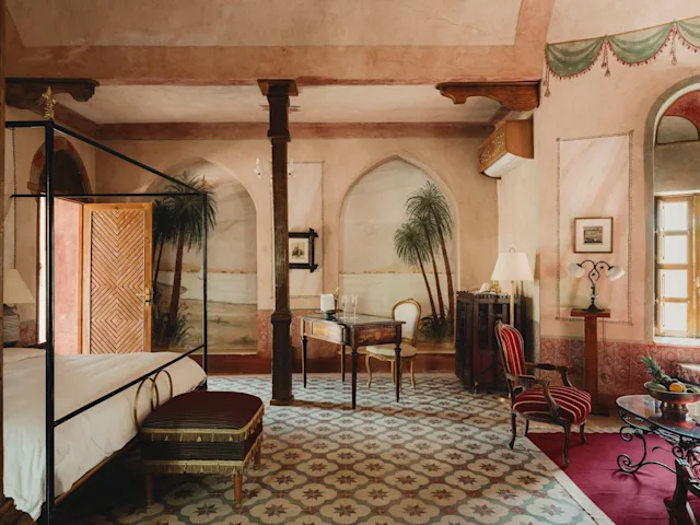 AlMoudira_SignatureSuite_1.jpg