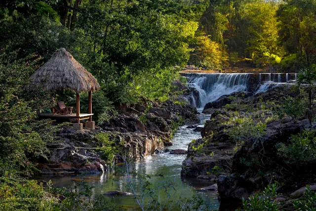 BlancaneauxLodge_Exteriors_2.jpg