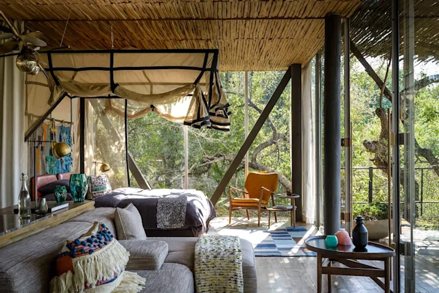 SingitaSweniLodge_Lodge_2.jpg