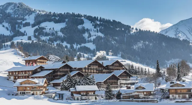 HuusGstaad_Exterior_Winter_5.jpg