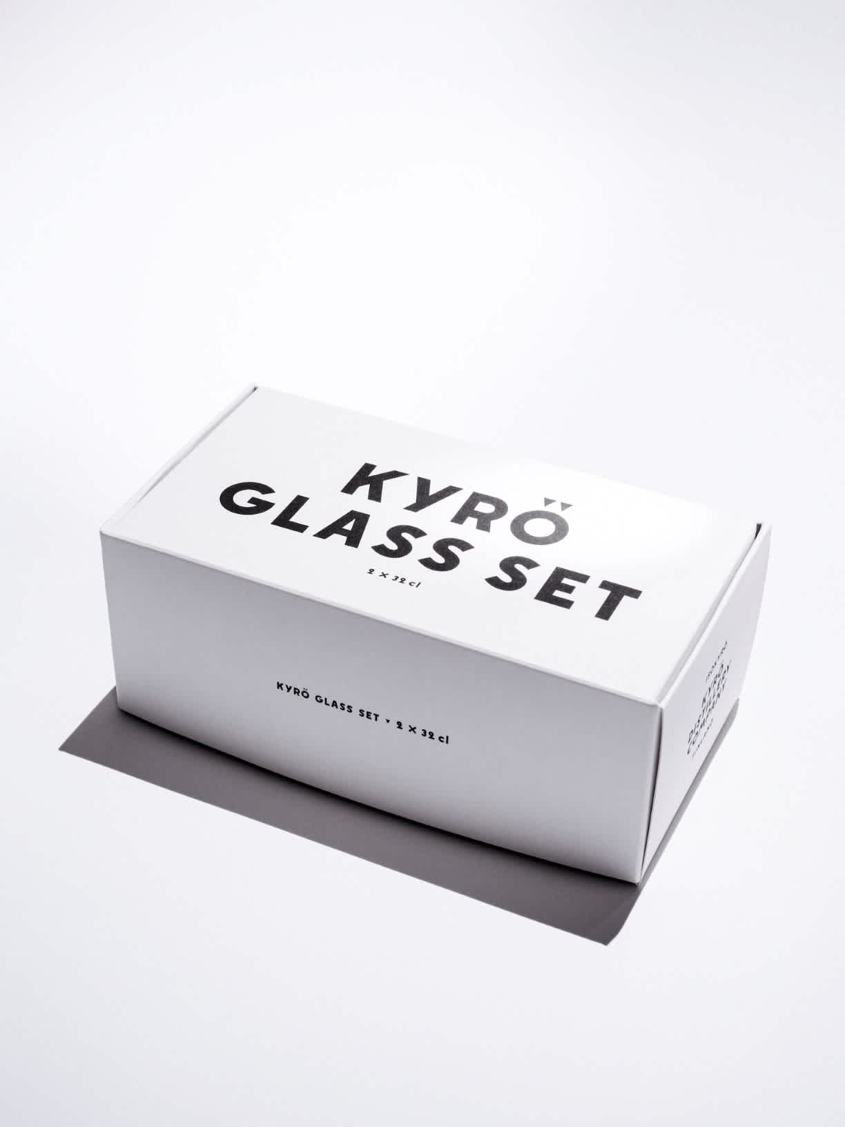 White gift box for two Kyrö drinking glasses.