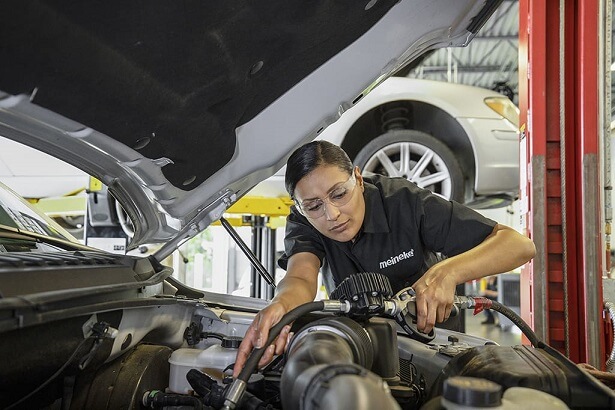 Oil Change Services | Meineke Car Care