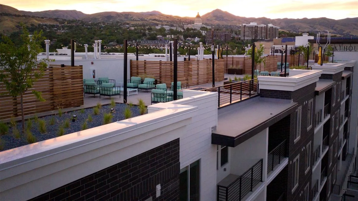Pentalon CS Skyhouse 1200x675 - View of penthouses