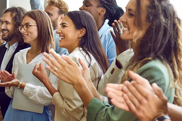 applauding-people-happy-audience THUMBImage