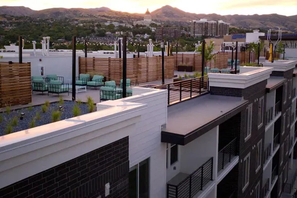 Pentalon CS Skyhouse View of penthouses - THUMBNAIL