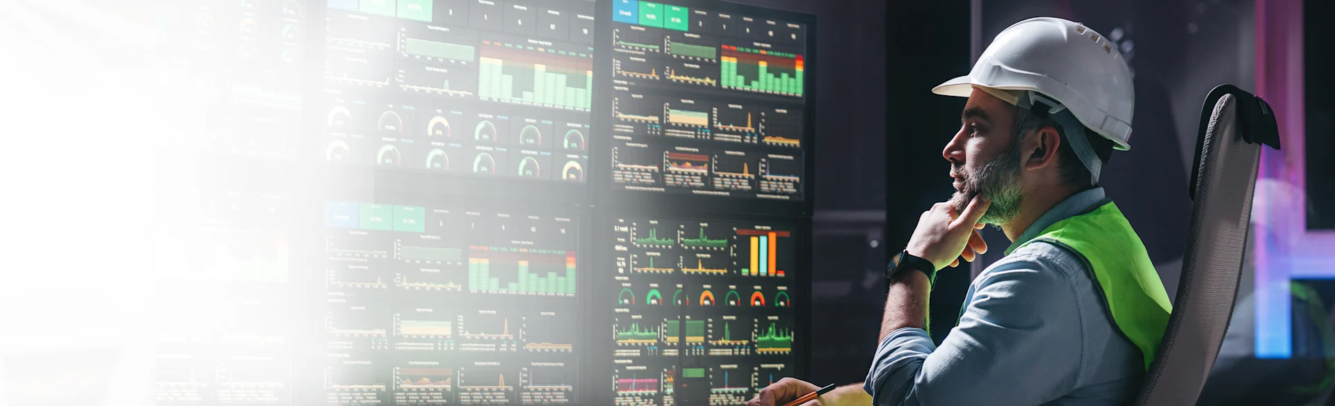 Man-Indoors-WhiteHat-LargeComputer HEROImage