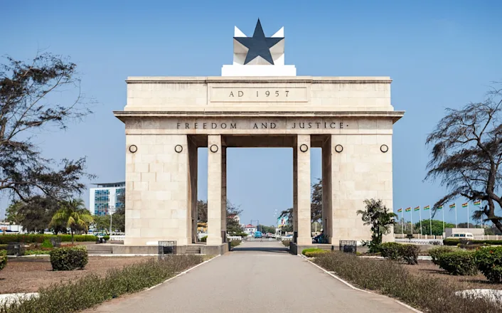 An archway with a star in the middle of it.