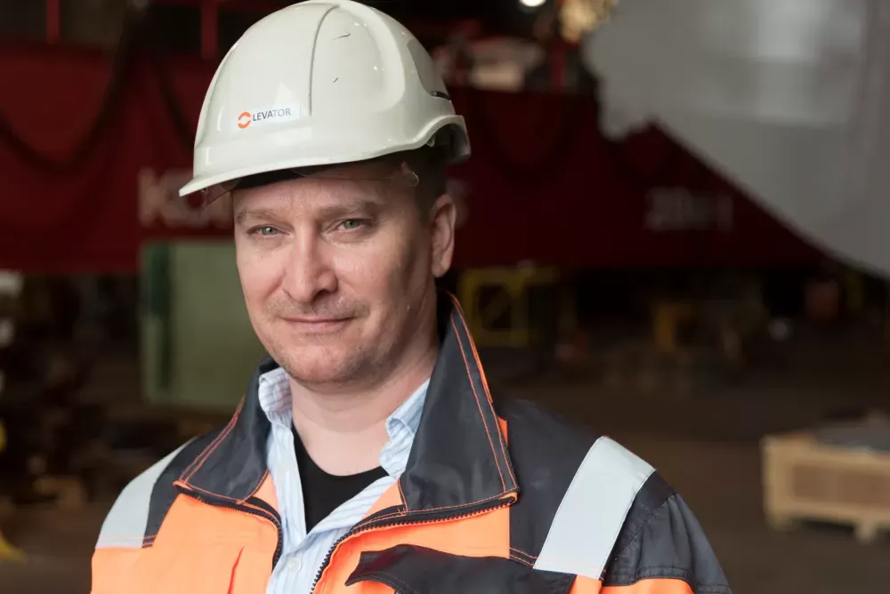 ”Vi placerade X8 MIG Welders på produktionslinjer som krävde tung svetsning. Vi ville ha och fick så många svetsmil som möjligt för dem”, säger VD Petri Metsola.