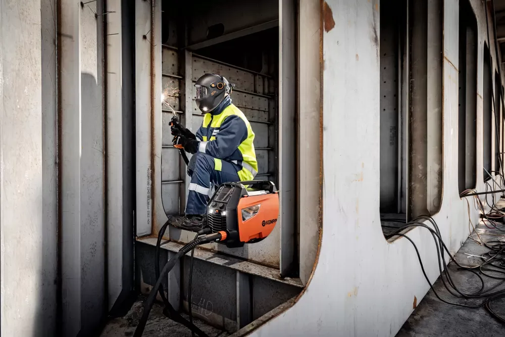 With Master M 323 you don't have to compromise on portability or power.