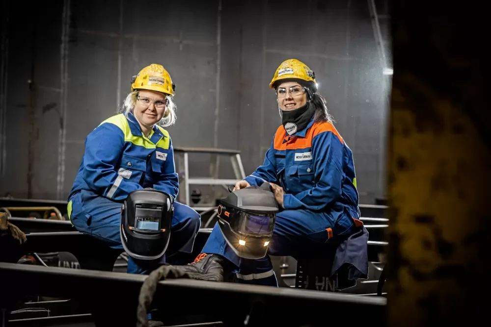 Sanna Nyholm and Heli Pettersson are both experienced welders.