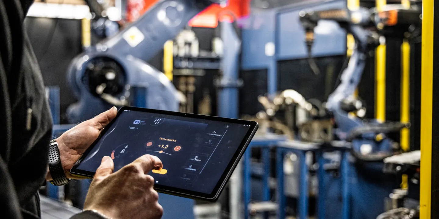 Удобный пользовательский интерфейс AX MIG Welder, основанный на браузере, можно использовать с мобильного устройства, планшета или компьютера.
