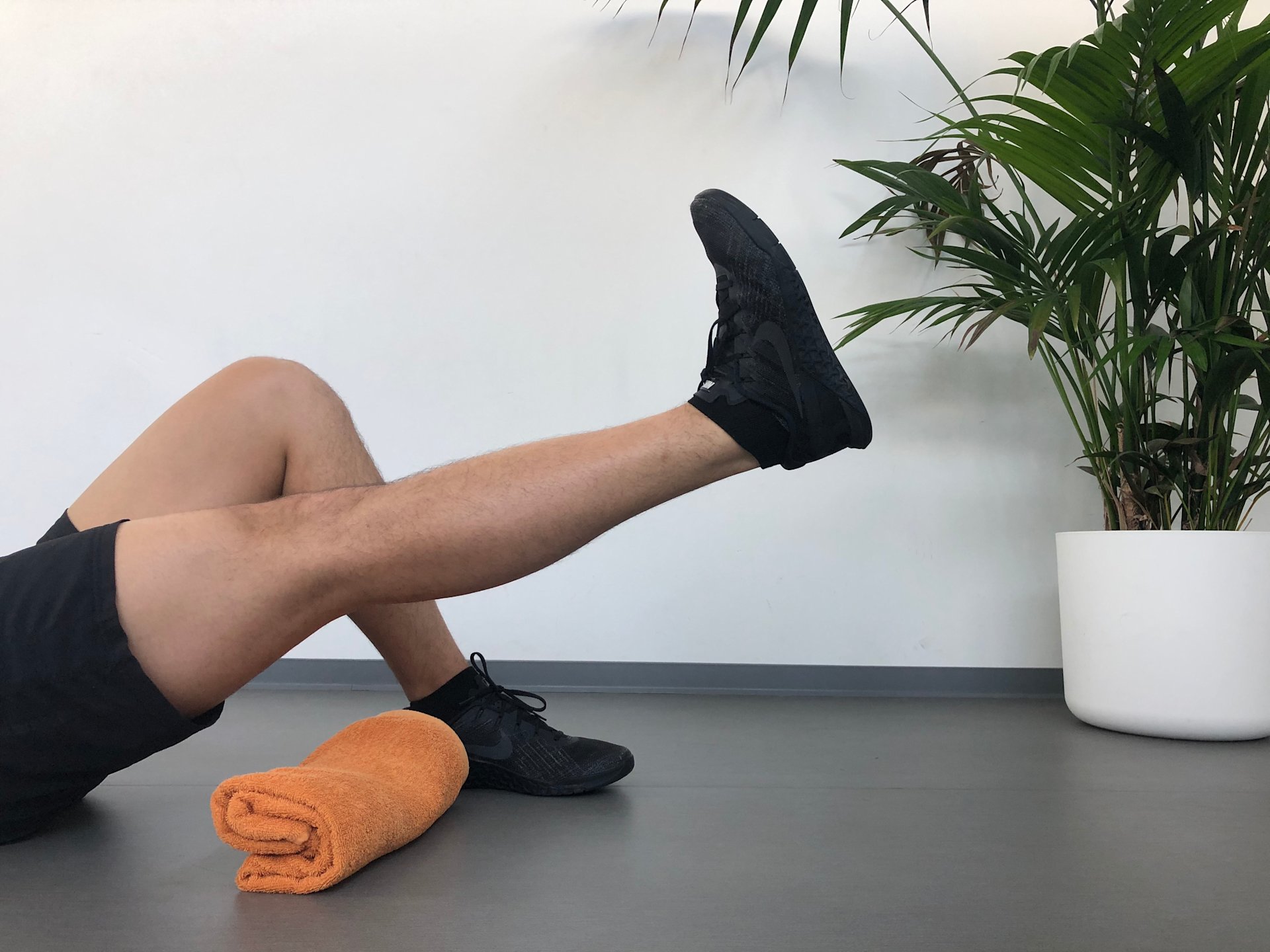 Straight les raise Knie | Ruglig | Straight leg raise vastus medialis | Fysioefeningen.nl | Breda