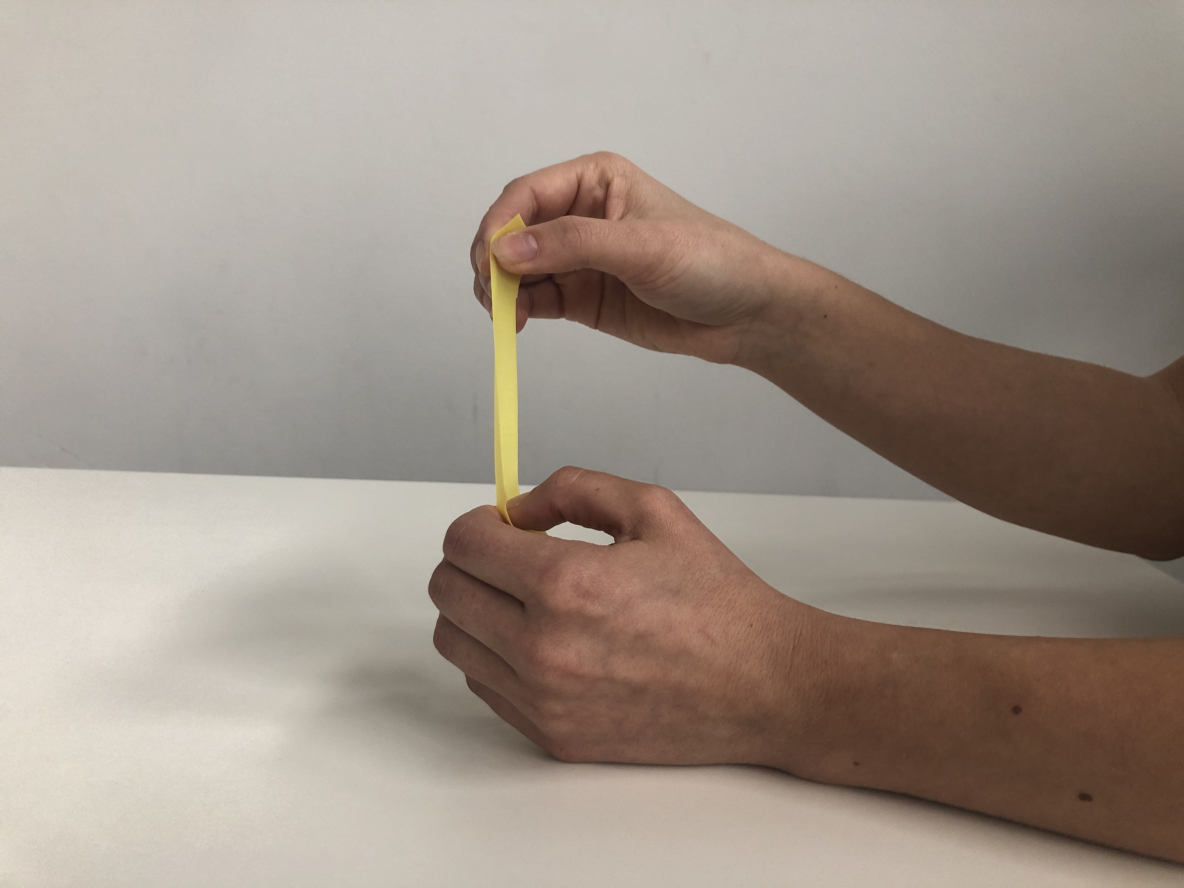 Duim | In zit | Krachtoefeningen duim basis | Fysioefeningen.nl | Breda