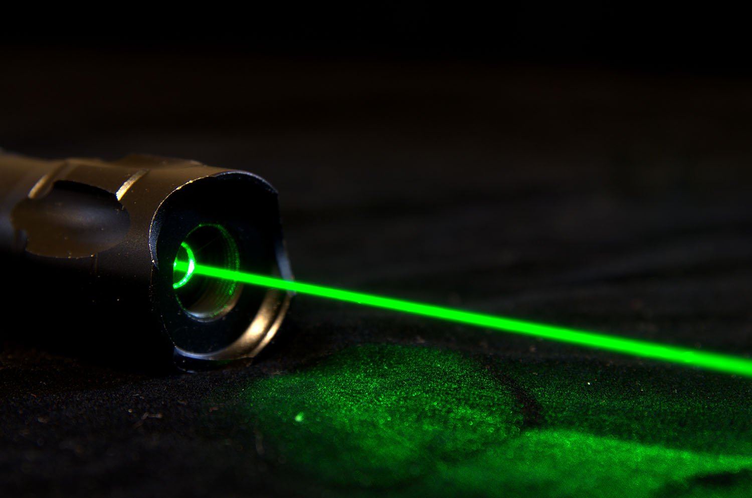 It s not polite to point u s bans use laser pointers at sea - Gard