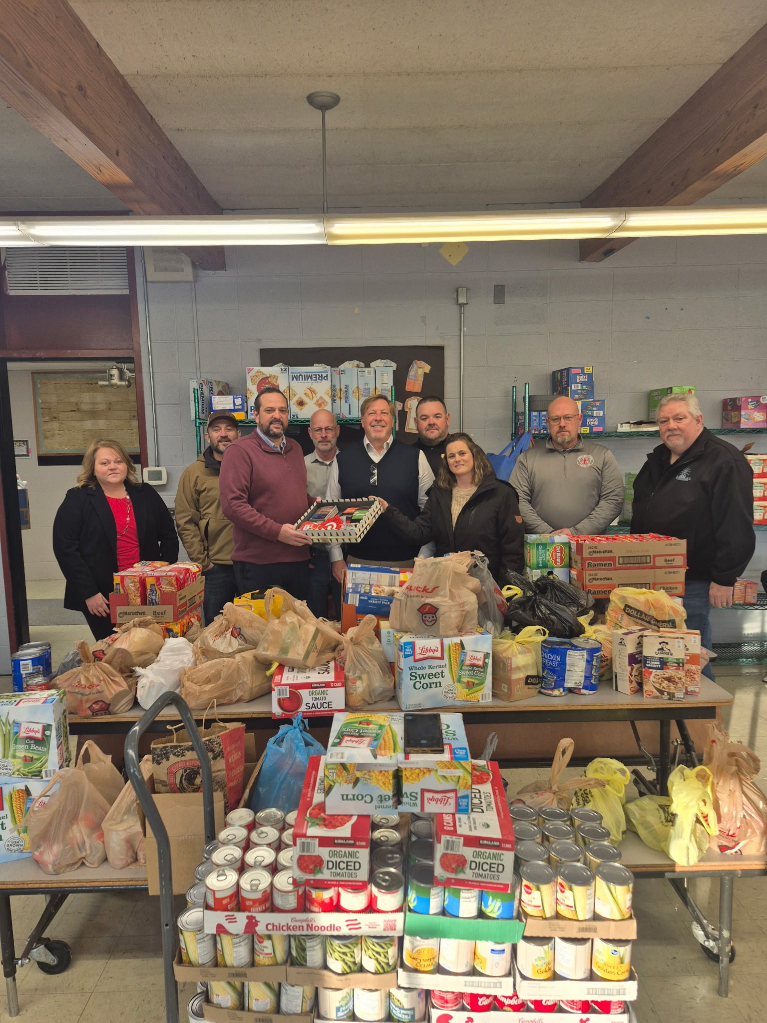 Tri-County Labor Club spreads holiday cheer to students' families at Winfield R-IV School District