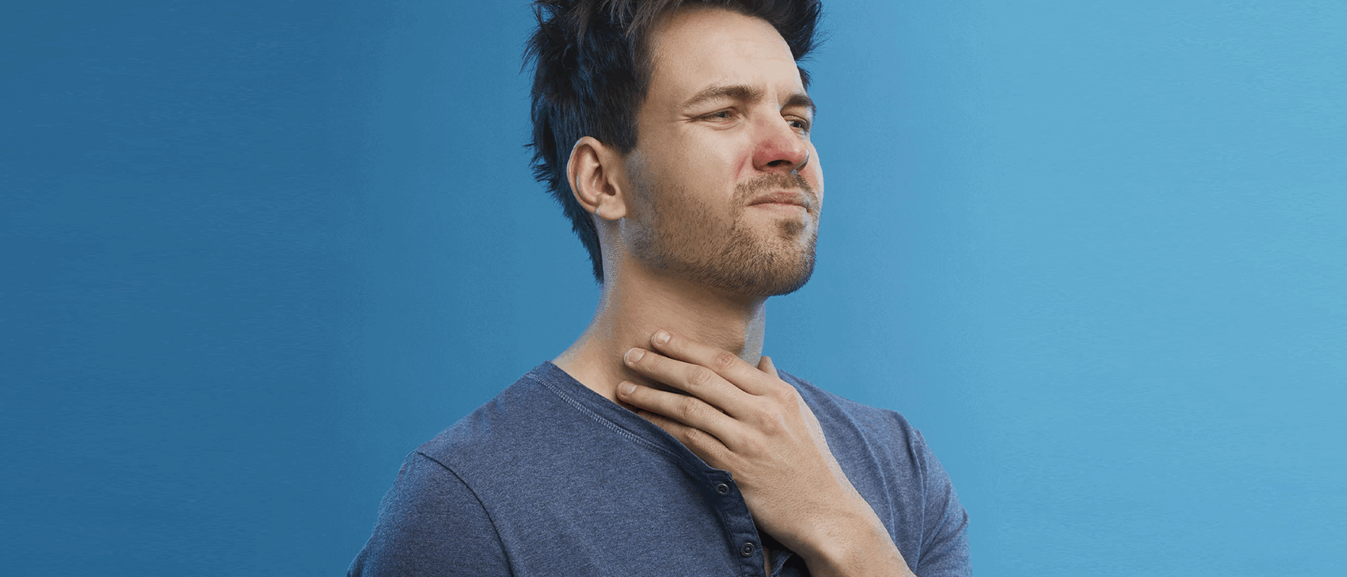 O xarope Vick ajuda a controlar a tosse rapidamente porque ele envolve a  garganta deixando uma camada protetora proporcionando uma sensação  refrescante., By Farmácias Independente