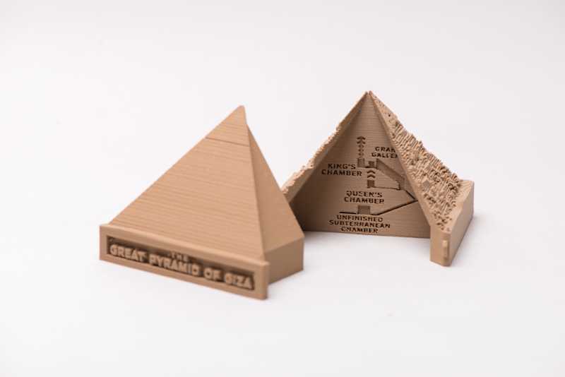 3D printed pyramid of giza on pla plastic