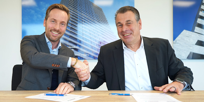 Daniël Vonken (links), Directeur Hertek Safety en Dipl. Ing. Torsten Wagner (rechts), aandeelhouder en Managing Director van WAGNER Group GmbH verantwoordelijk voor de verkoopdivisie WAGNER Europe, zijn verheugd over de strategische samenwerking. © Hertek B.V.