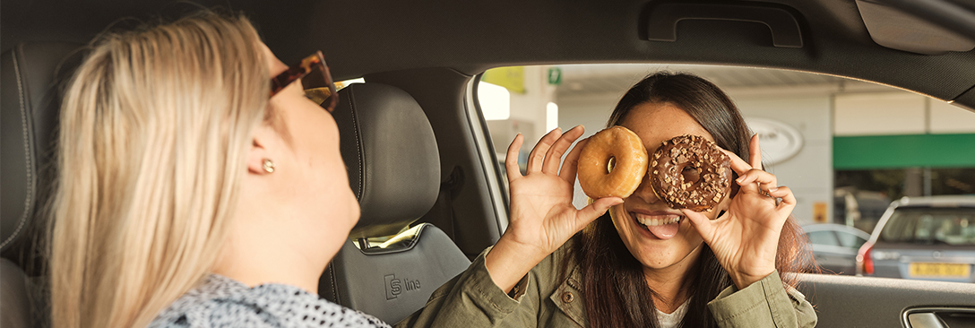 girl donuts for eyes