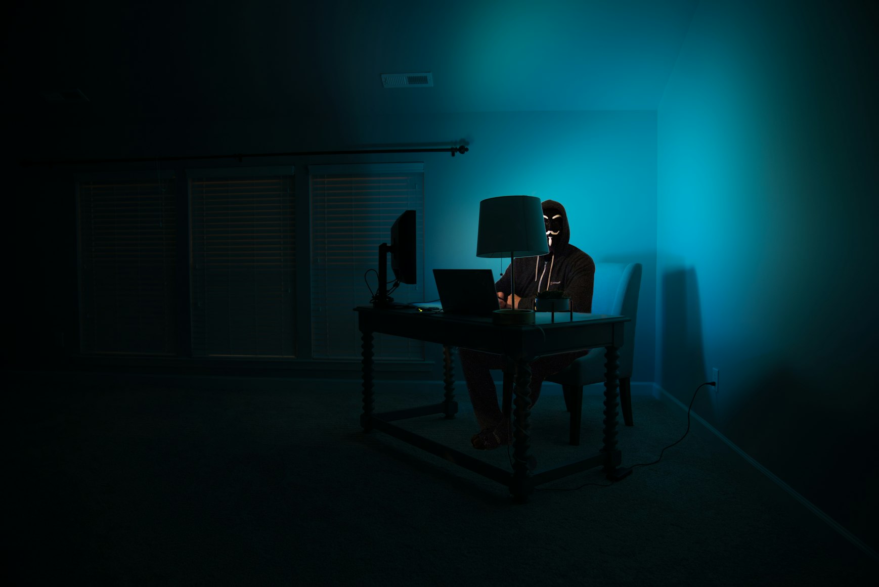 hacker-room