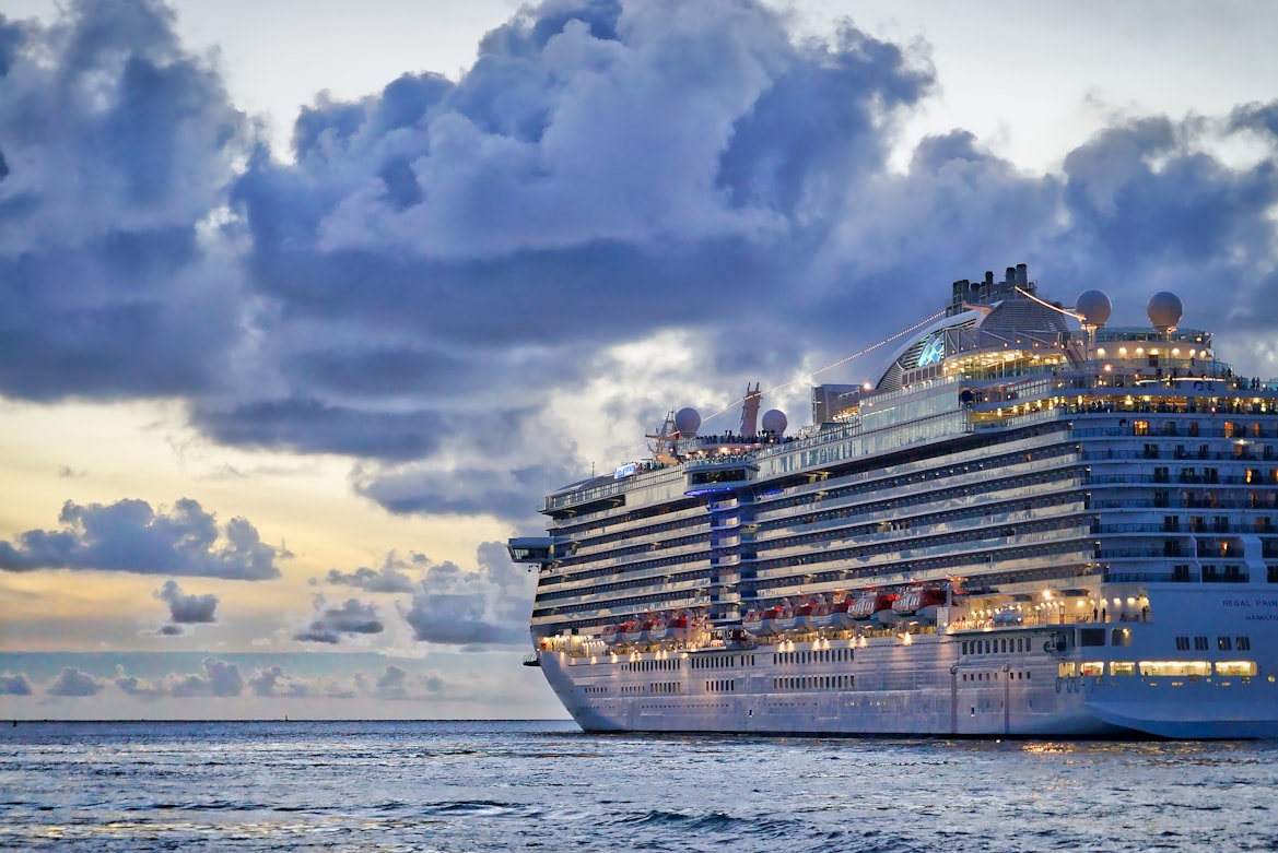 cruise-ship