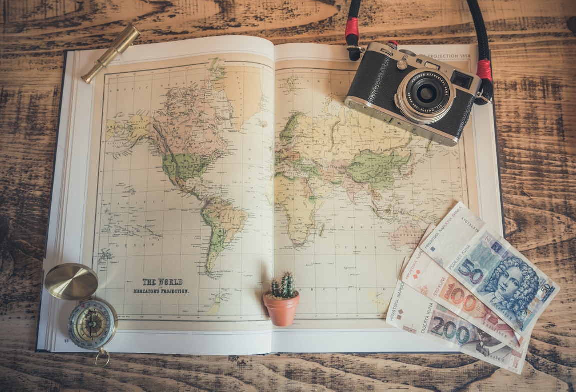 map-camera-currency