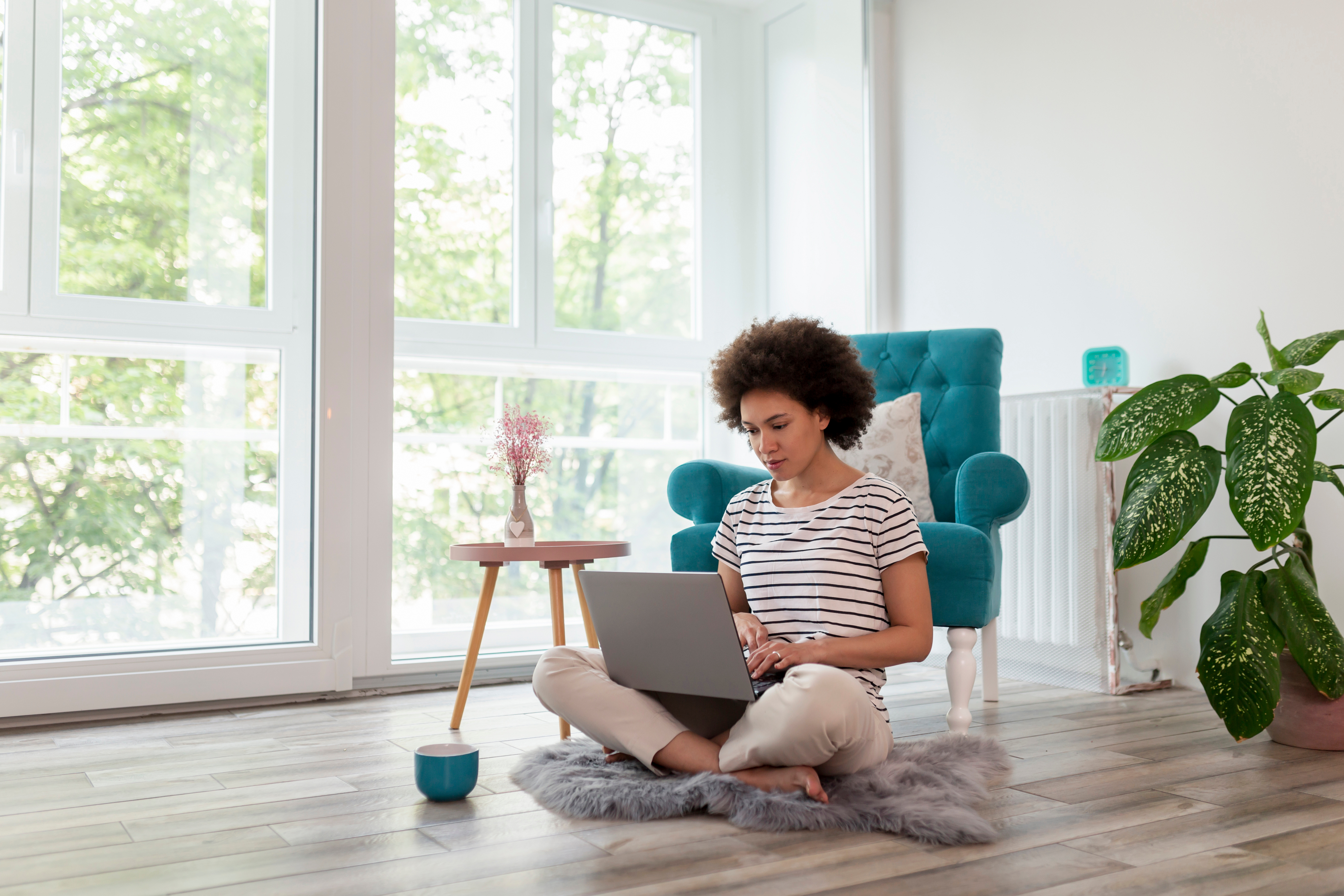 woman-working-on-laptop