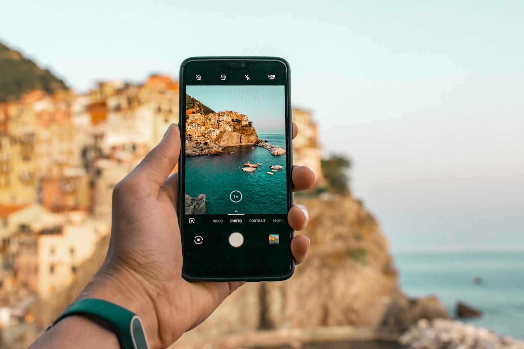 taking-picture-seaside
