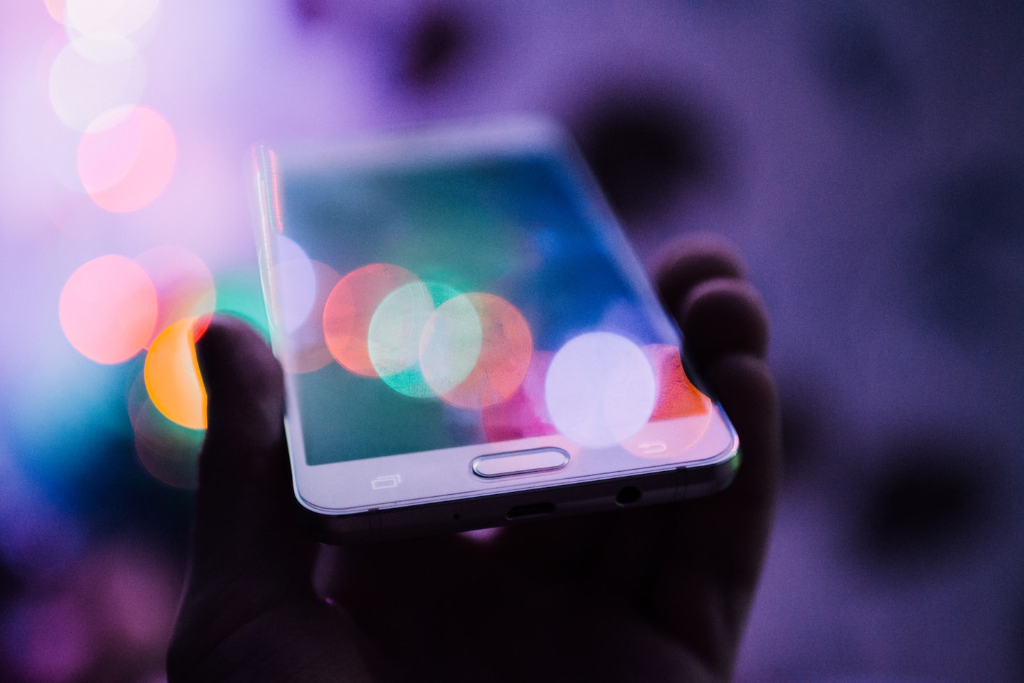 From Screen Cracks to Cyber Theft: How Modern Phone Insurance Goes Beyond Accidents