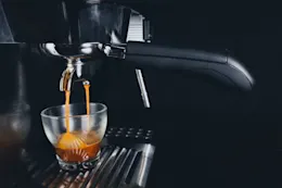 أفضل 10 ماكينات لعمل قهوة إسبريسو 2021