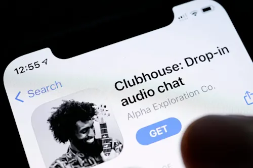 ما هو تطبيق كلوب هاوس (clubhouse) وكيف تحصل على دعوة؟