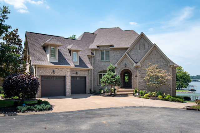 It’s Not Fitness. It’s Life. EQXM_EDT_FALL_LUXURY_REAL_ESTATE_23_353_HighRes_12 duffer