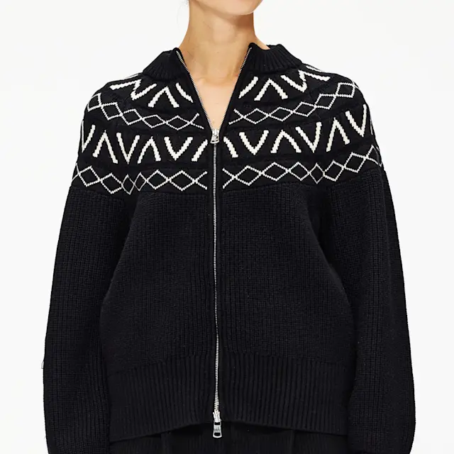 Unrivaled Group Fitness classes. Unparalleled Personal Training. Studios that inspire you to perform and luxury amenities that keep you feeling your best.