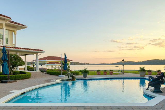 It’s Not Fitness. It’s Life. EQXM_EDT_FALL_LUXURY_REAL_ESTATE_23_353_030A1040