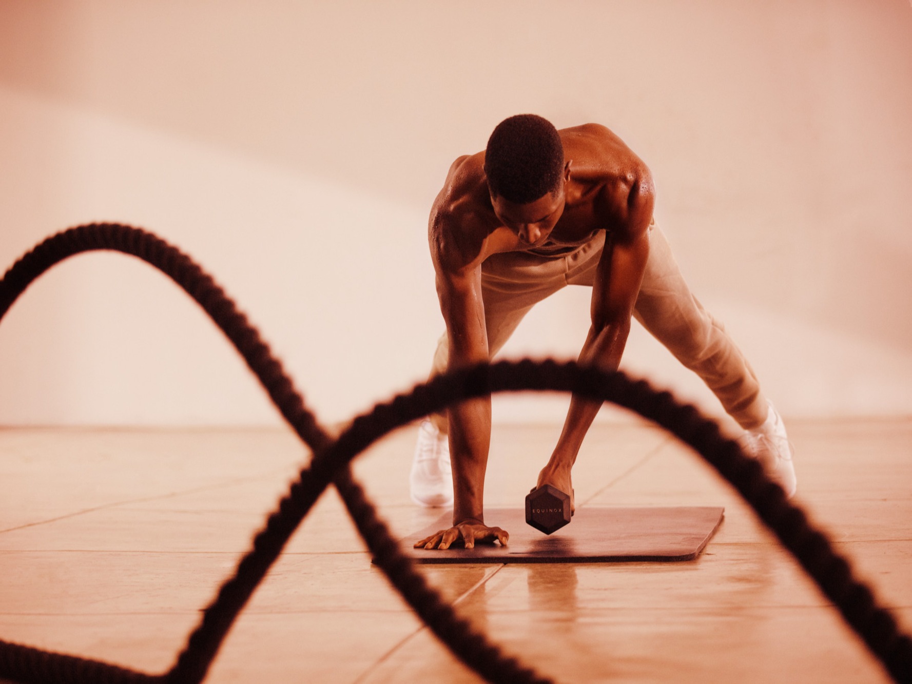 Equinox | 20-minute workout: Ropes and Rowers, image size:1777x1333