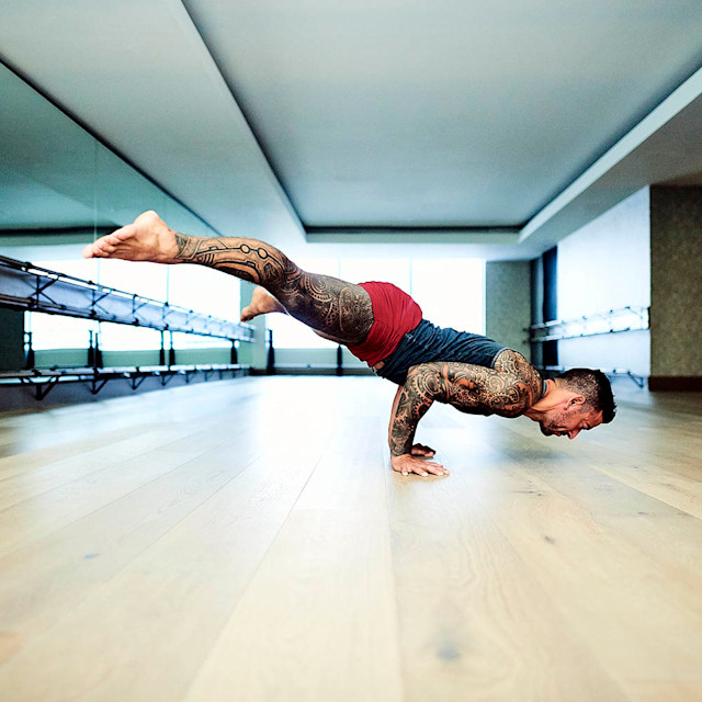 It’s Not Fitness. It’s Life. Kyle_09-half-planche