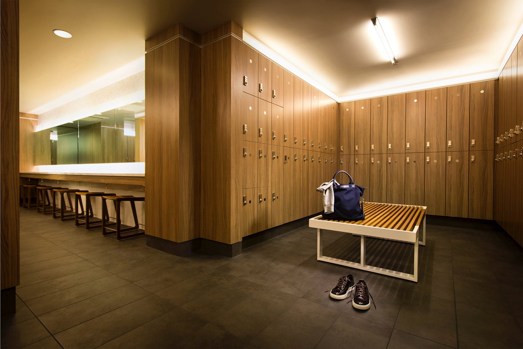 Раздевалка во дворце Раздевалка во дворце