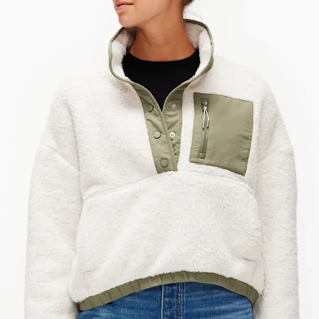 Unrivaled Group Fitness classes. Unparalleled Personal Training. Studios that inspire you to perform and luxury amenities that keep you feeling your best.