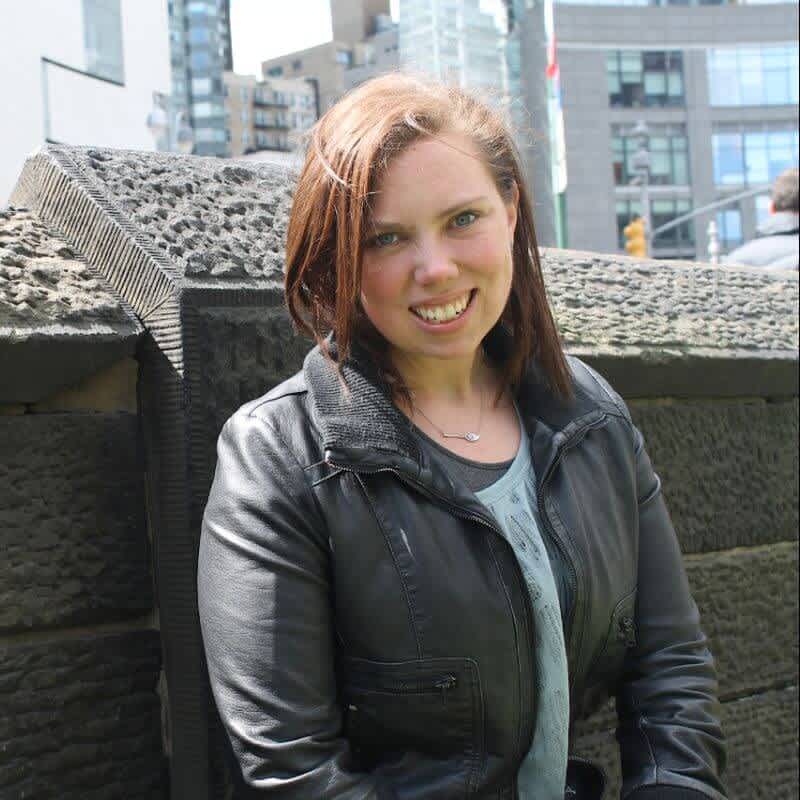 Author bio headshot, Anna Davies