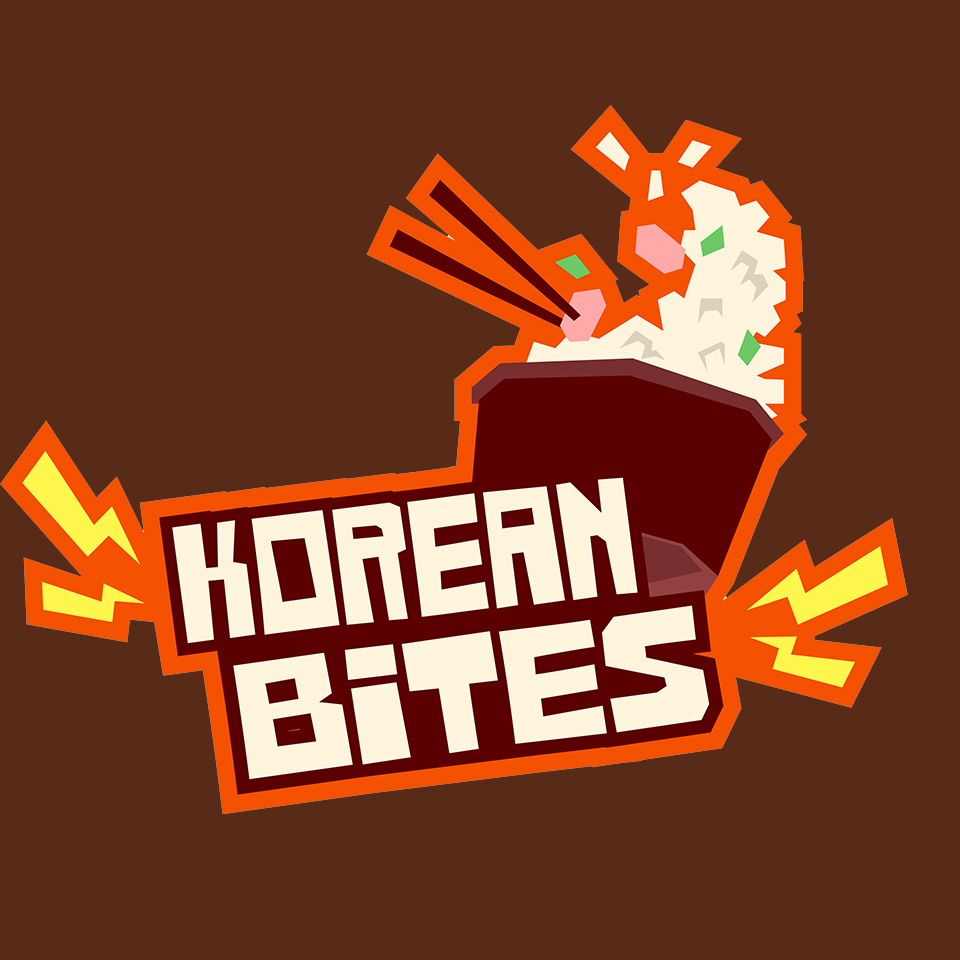 Logotyp med texten "Korean Bites" under en illustration av en takeaway-låda fylld med ris och grönsaker, med stiliserade ätpinnar och orange geometriska accenter.