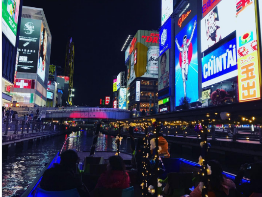 The iconic Glico Running Man signage: A glimpse at Dotonburi’s nightlife
