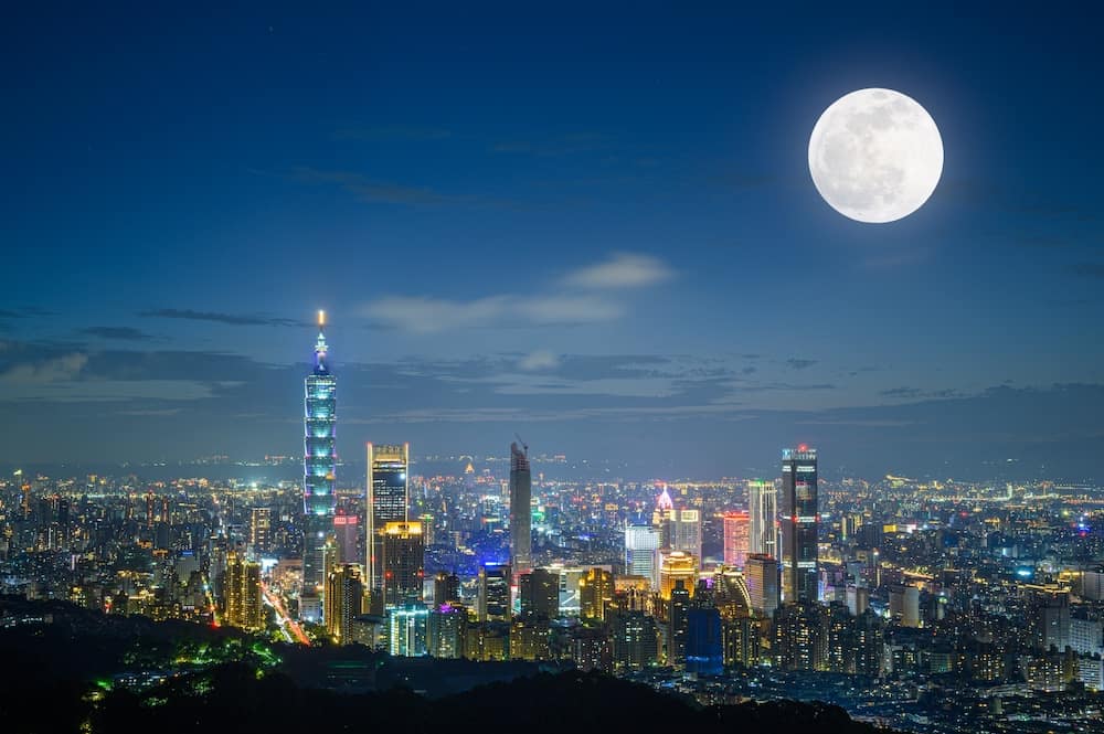A Night In Taipei vol.1〜3 Night View of Taipei Cityscape · Free Stock Photo