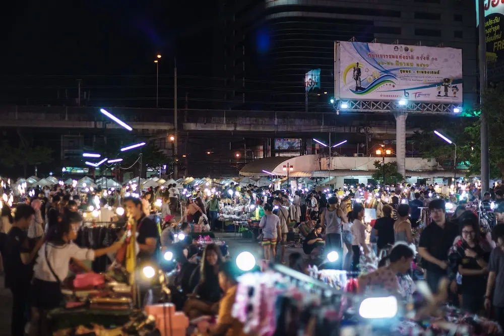 best-night-markets-in-bangkok-LEAD
